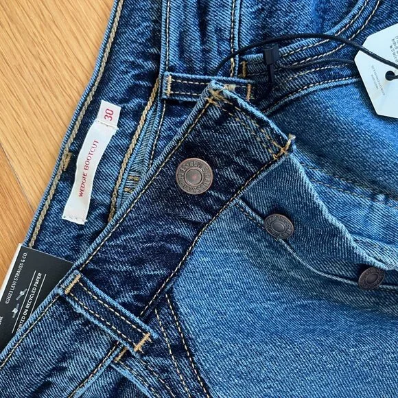 Levi's Wedgie Boot Cut Jeans - Picture 4 of 7